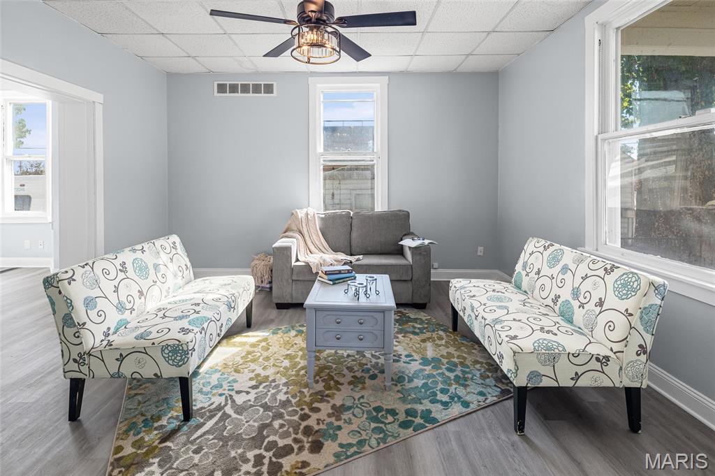 928 South High Street Belleville, IL 62220 - Photo 6 of 31