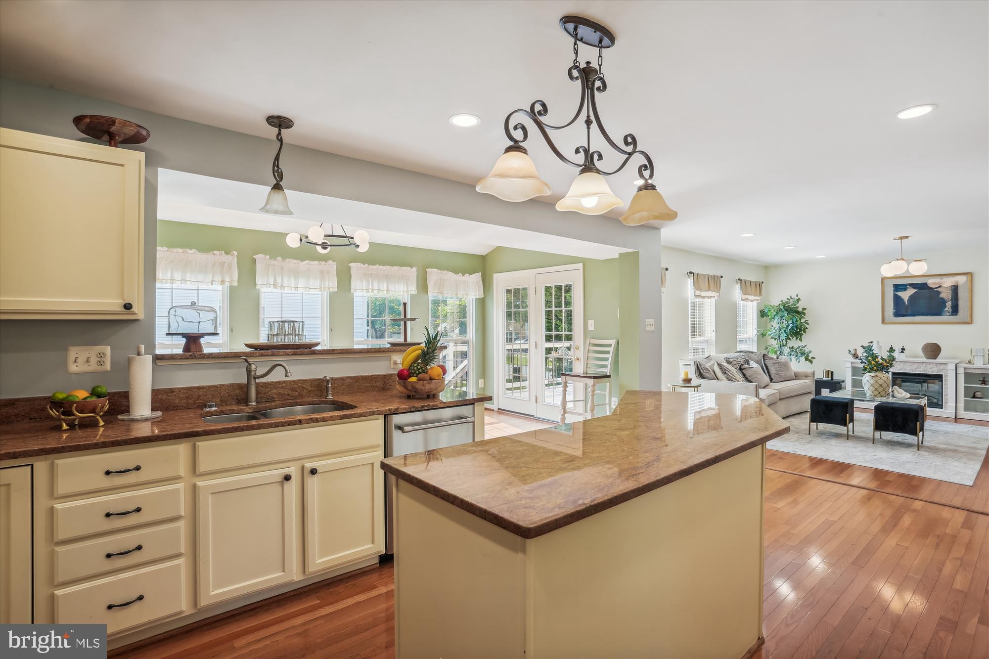 18617 Olney Mill Road Olney, MD 20832 - Photo 12 of 64 Expansive Kitchen