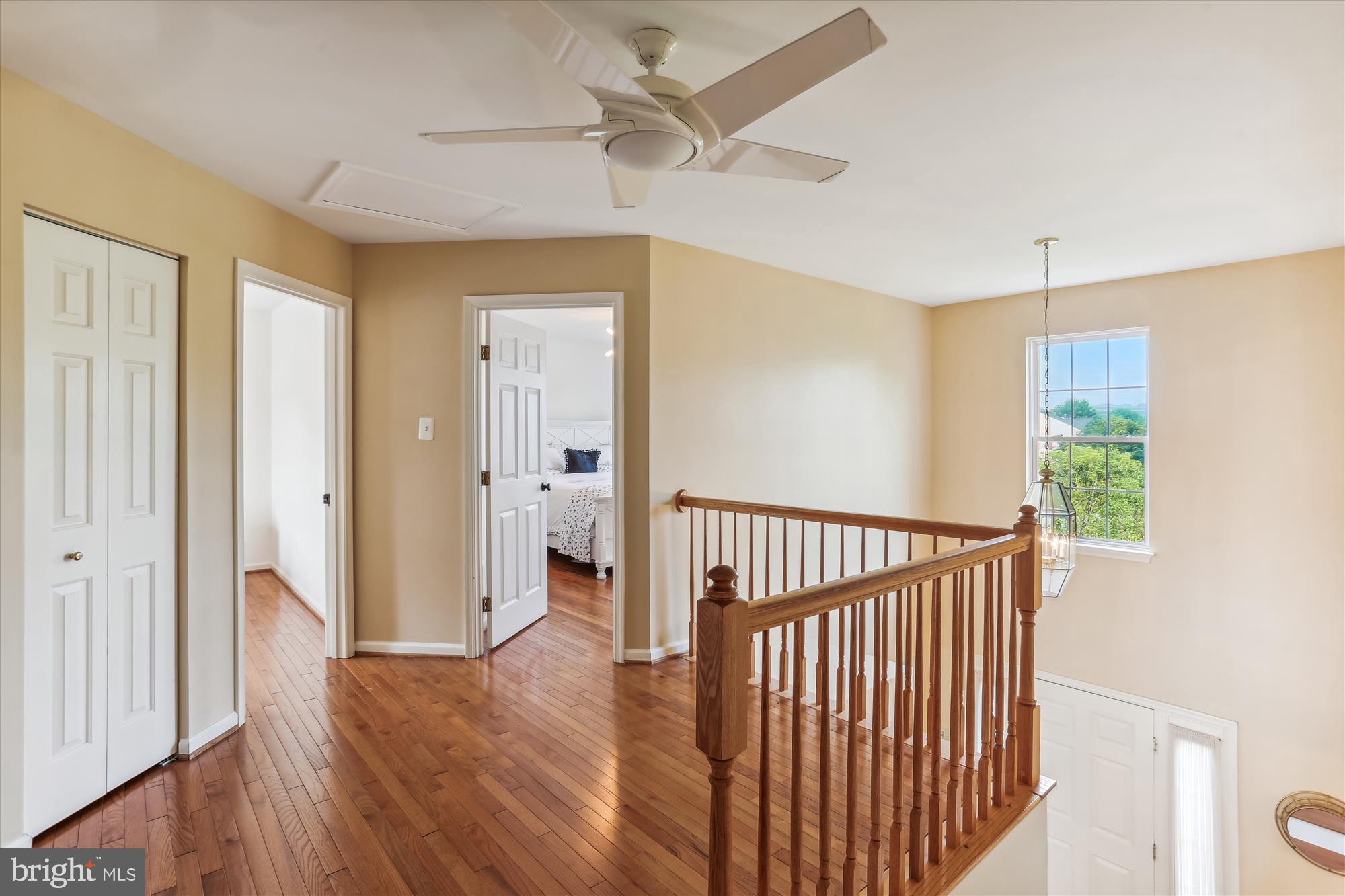 18617 Olney Mill Road Olney, MD 20832 - Photo 20 of 64 Upper level Landing