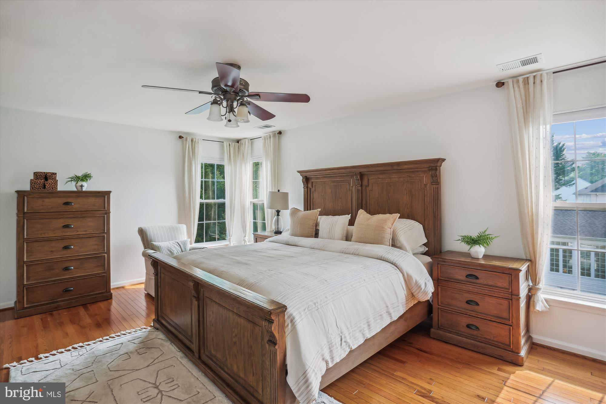 18617 Olney Mill Road Olney, MD 20832 - Photo 22 of 64 Primary Bedroom