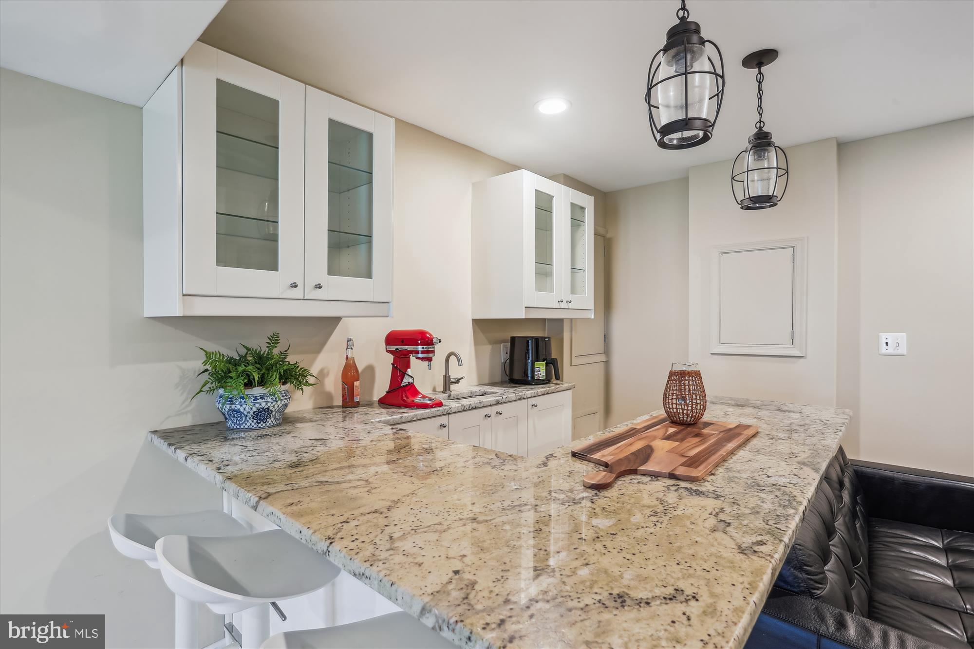 18617 Olney Mill Road Olney, MD 20832 - Photo 34 of 64 Wet Bar