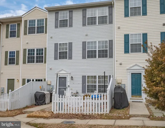 $365,000 | 10 Ironstone Court, Unit D, Annapolis, MD 21403
