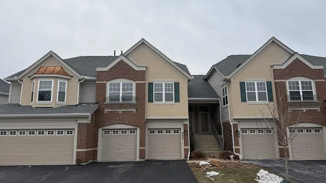 $3,000 | 437 Pine Lake Circle, Vernon Hills, IL 60061