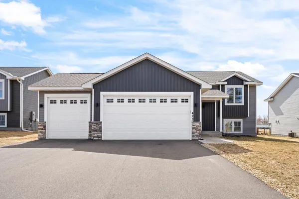 $425,000 | 423 Eagle Street Northwest, Isanti, MN 55040