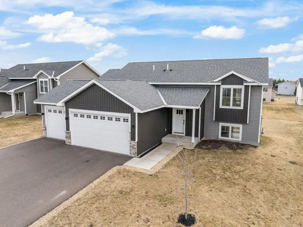 $425,000 | 423 Eagle Street Northwest, Isanti, MN 55040
