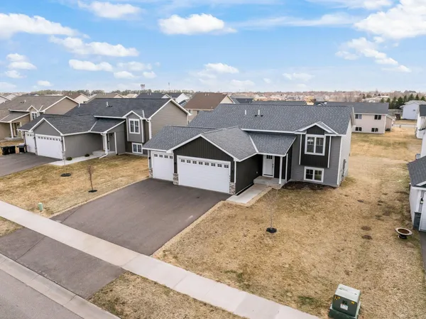 $425,000 | 423 Eagle Street Northwest, Isanti, MN 55040