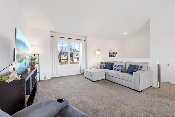 $425,000 | 423 Eagle Street Northwest, Isanti, MN 55040