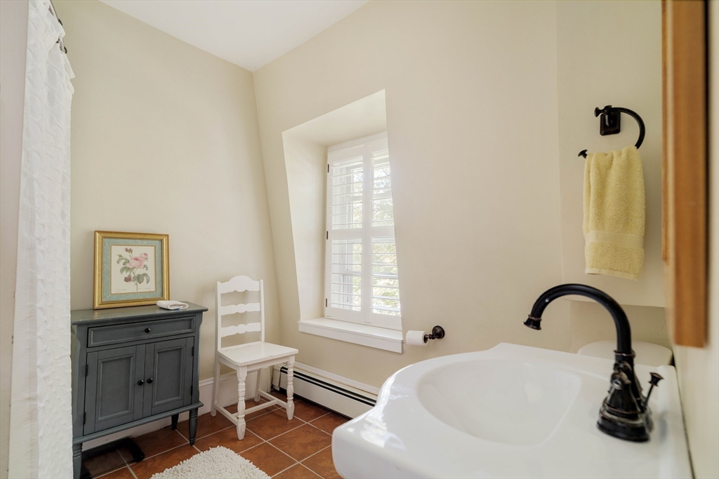 106 Elm Street Stoneham, MA 02180 - Photo 23 of 41