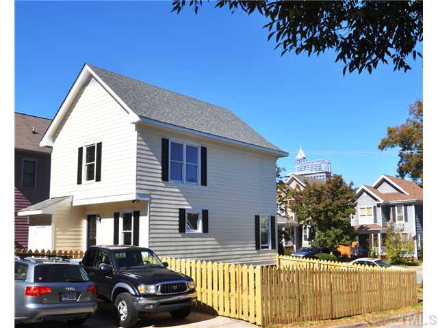 312 Worth Street Raleigh, NC 27601 - Photo 3 of 20 Skyline Views!