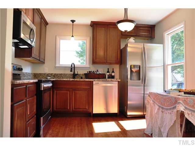 312 Worth Street Raleigh, NC 27601 - Photo 4 of 20 42" cabinetry, brand new stainless steel appliances.