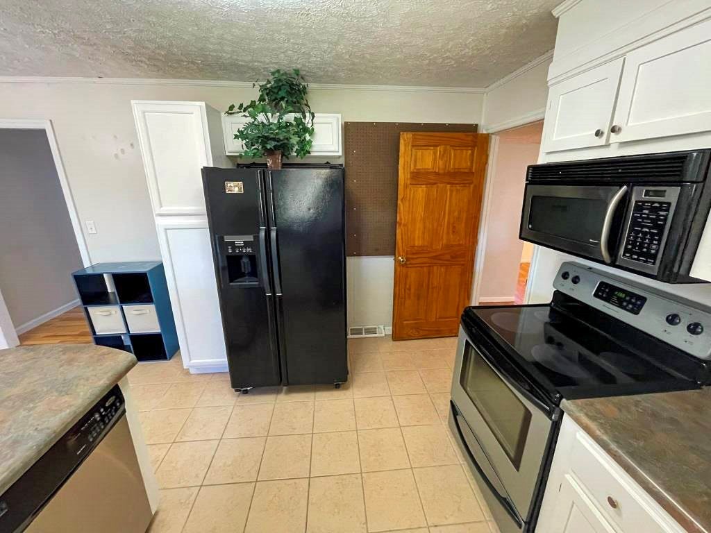 327 Fox Fire Road Max Meadows, VA 24360 - Photo 15 of 37 Gallery Image 15