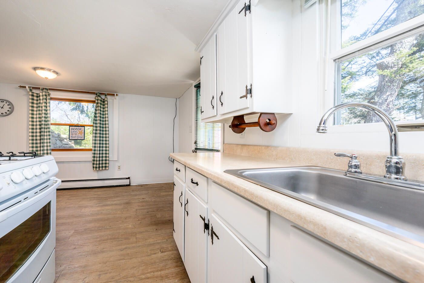 11 Windy Road, Unit H Buzzards Bay, MA 02532 - Photo 17 of 30 kitchen2 (1)