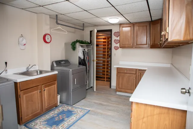 $575,000 | 10 Ironwood Lane, West Hartford, CT 06117