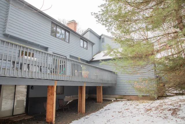 $575,000 | 10 Ironwood Lane, West Hartford, CT 06117