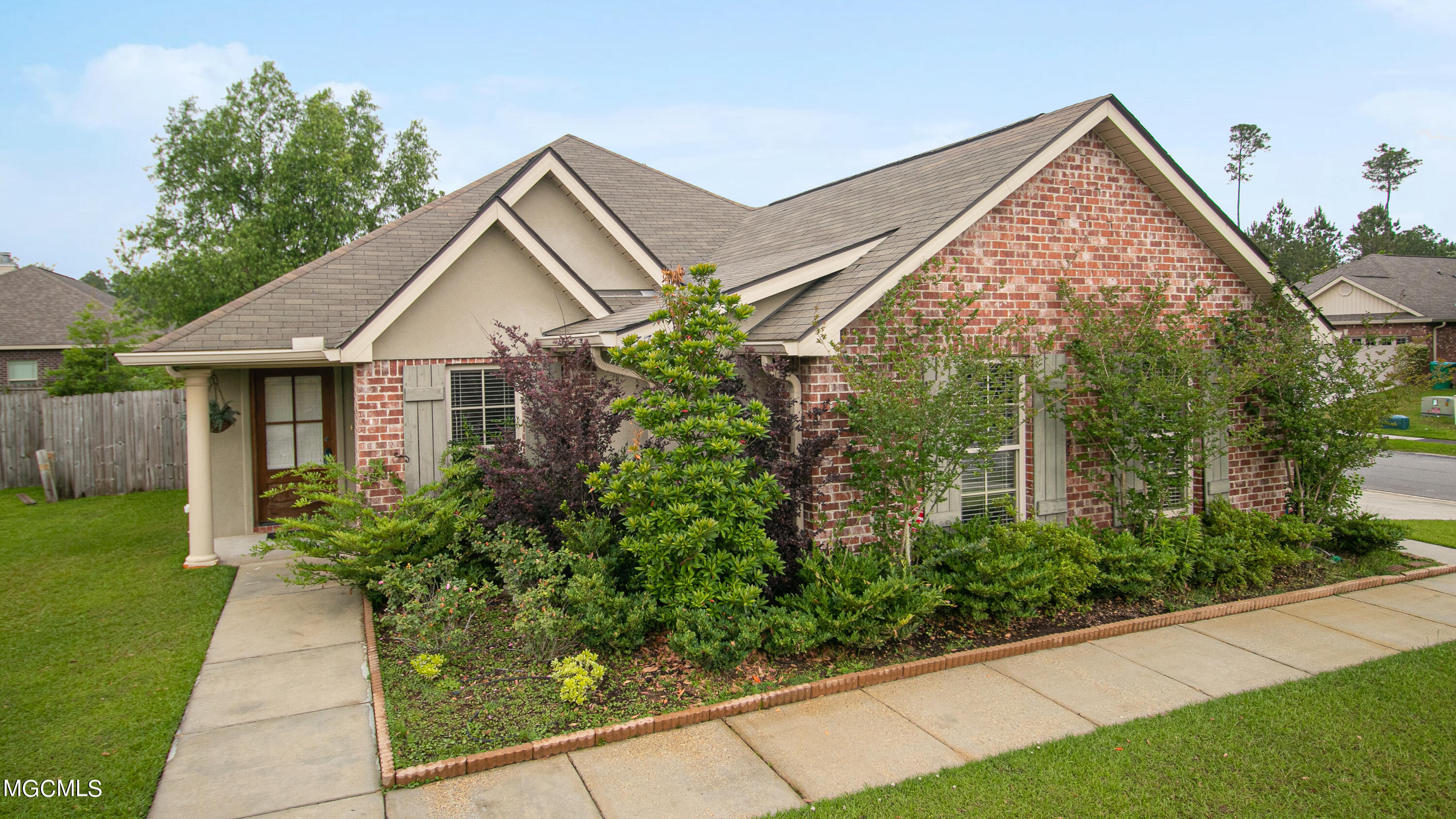 13739 Ridgehaven Way Gulfport, MS 39503 - Photo 2 of 19 Ridgehaven Way-101