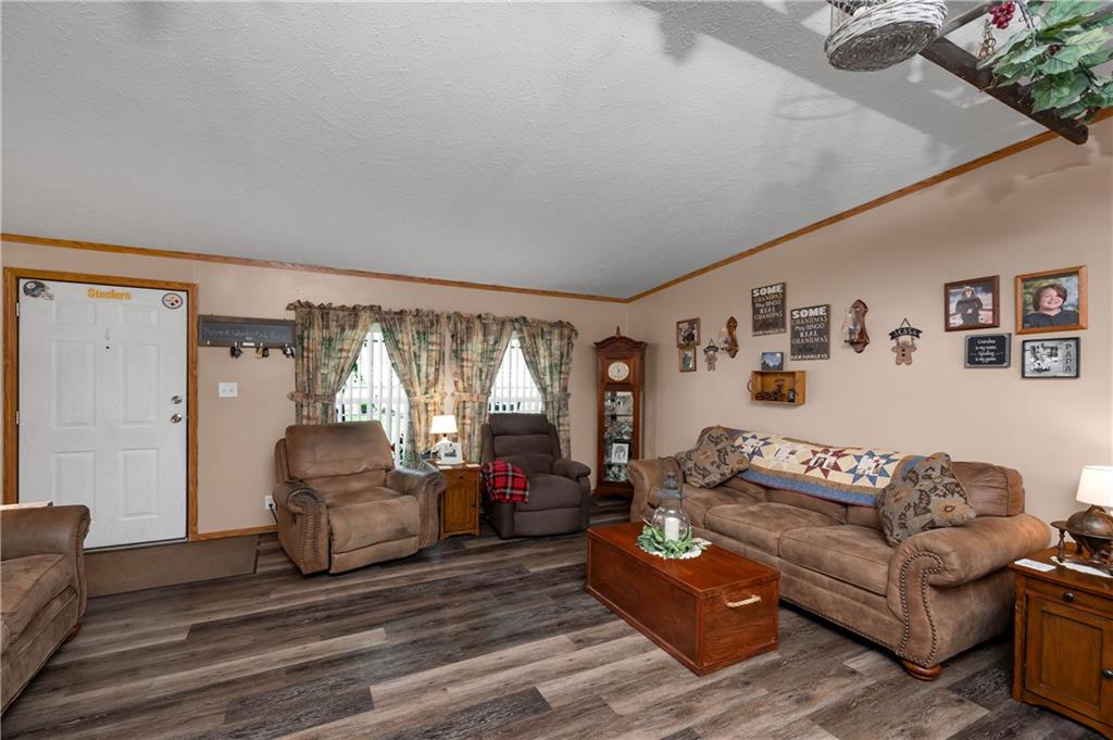 3328 Oneida Valley Road Emlenton, PA 16373 - Photo 7 of 33