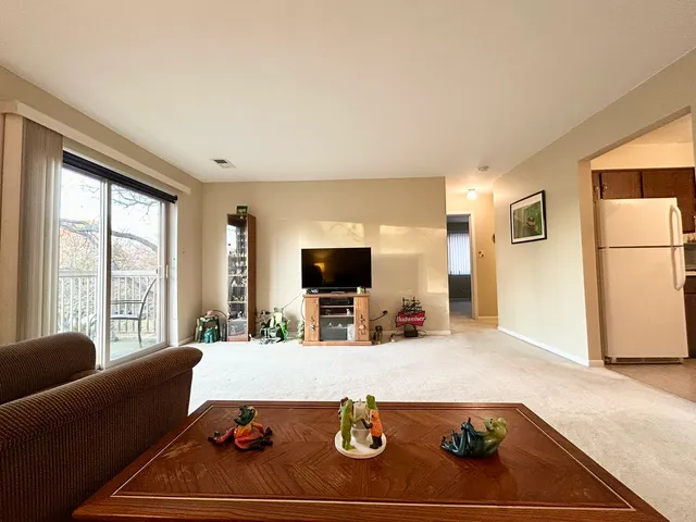 $179,000 | 709 West Central Road, Unit C5, Mount Prospect, IL 60056