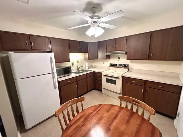 $179,000 | 709 West Central Road, Unit C5, Mount Prospect, IL 60056