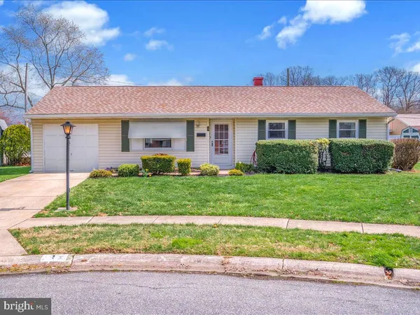 $325,000 | 1 Linda Circle, Newark, DE 19713