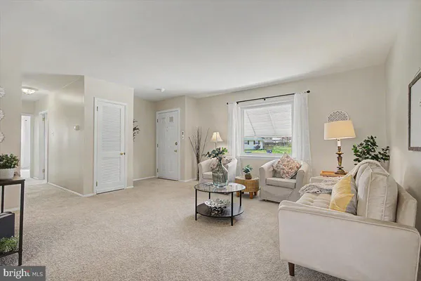 $325,000 | 1 Linda Circle, Newark, DE 19713