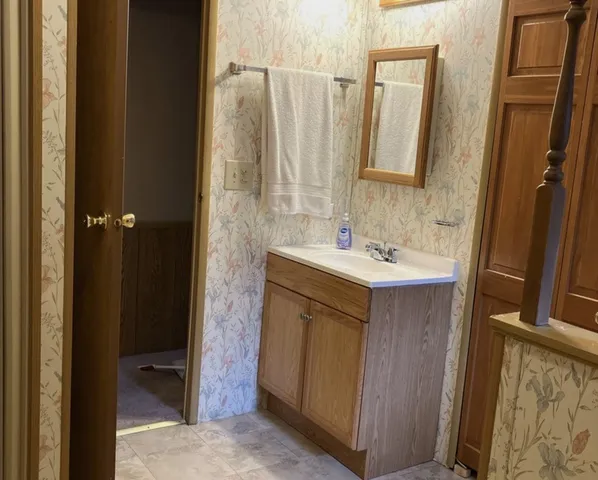 $38,000 | 6801 South La Grange Road, Unit D16, Hodgkins, IL 60525