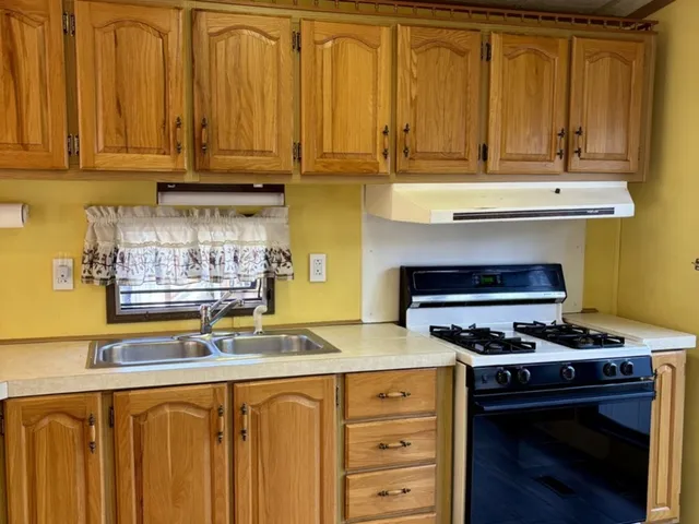 $38,000 | 6801 South La Grange Road, Unit D16, Hodgkins, IL 60525