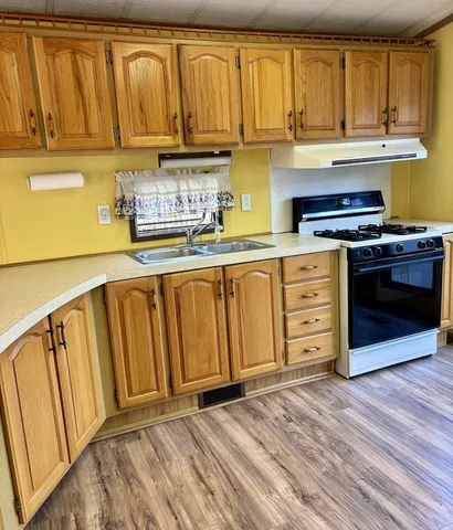 $38,000 | 6801 South La Grange Road, Unit D16, Hodgkins, IL 60525