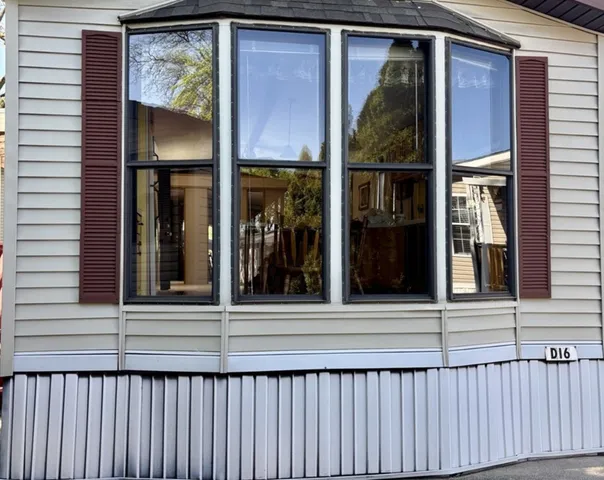 $38,000 | 6801 South La Grange Road, Unit D16, Hodgkins, IL 60525