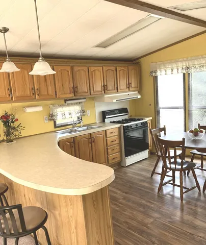 $38,000 | 6801 South La Grange Road, Unit D16, Hodgkins, IL 60525