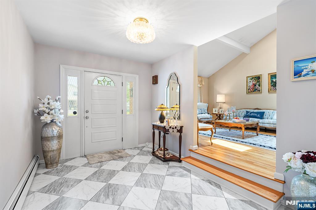 2 Violet Court Bergenfield, NJ 07621 - Photo 3 of 31