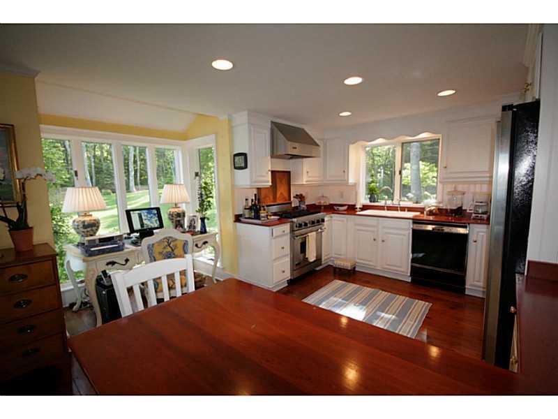 181 Farnham Point Road East Boothbay, ME 04544 - Photo 9 of 25 Kitchen.