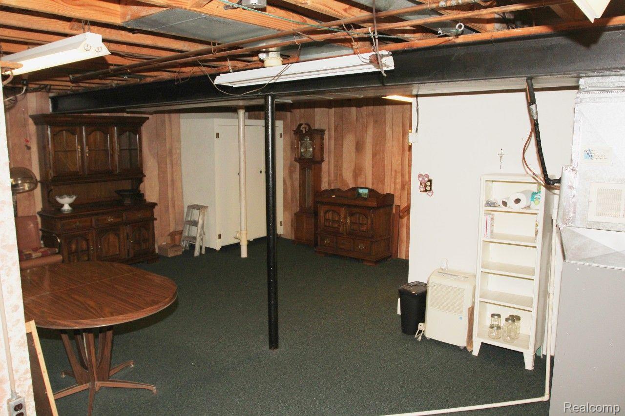 24044 Old Kent Road North Warren, MI 48091 - Photo 15 of 18 Gallery Image 15