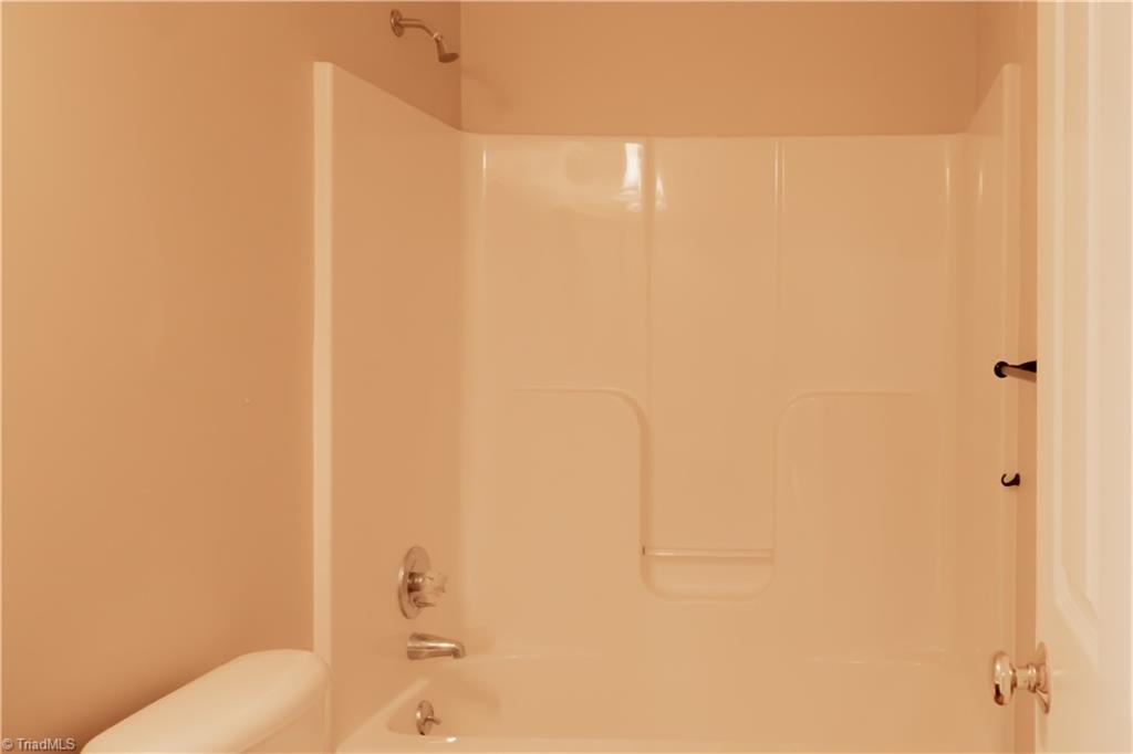 5071 Windsbury Ridge Road Clemmons, NC 27012 - Photo 18 of 28 Hall Bath