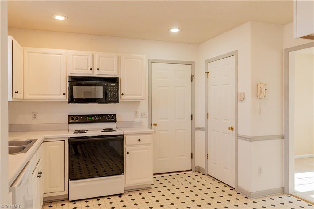 5071 Windsbury Ridge Road Clemmons, NC 27012 - Photo 5 of 28 Gallery Image 5