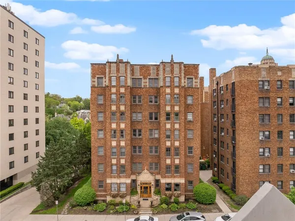 $215,000 | 807 West 48th Street, Unit 204, Kansas City, MO 64112