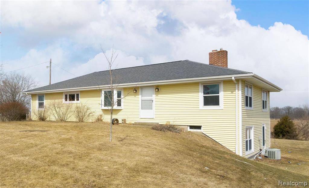 10141 Lehring Road Byron, MI 48418 - Photo 1 of 18