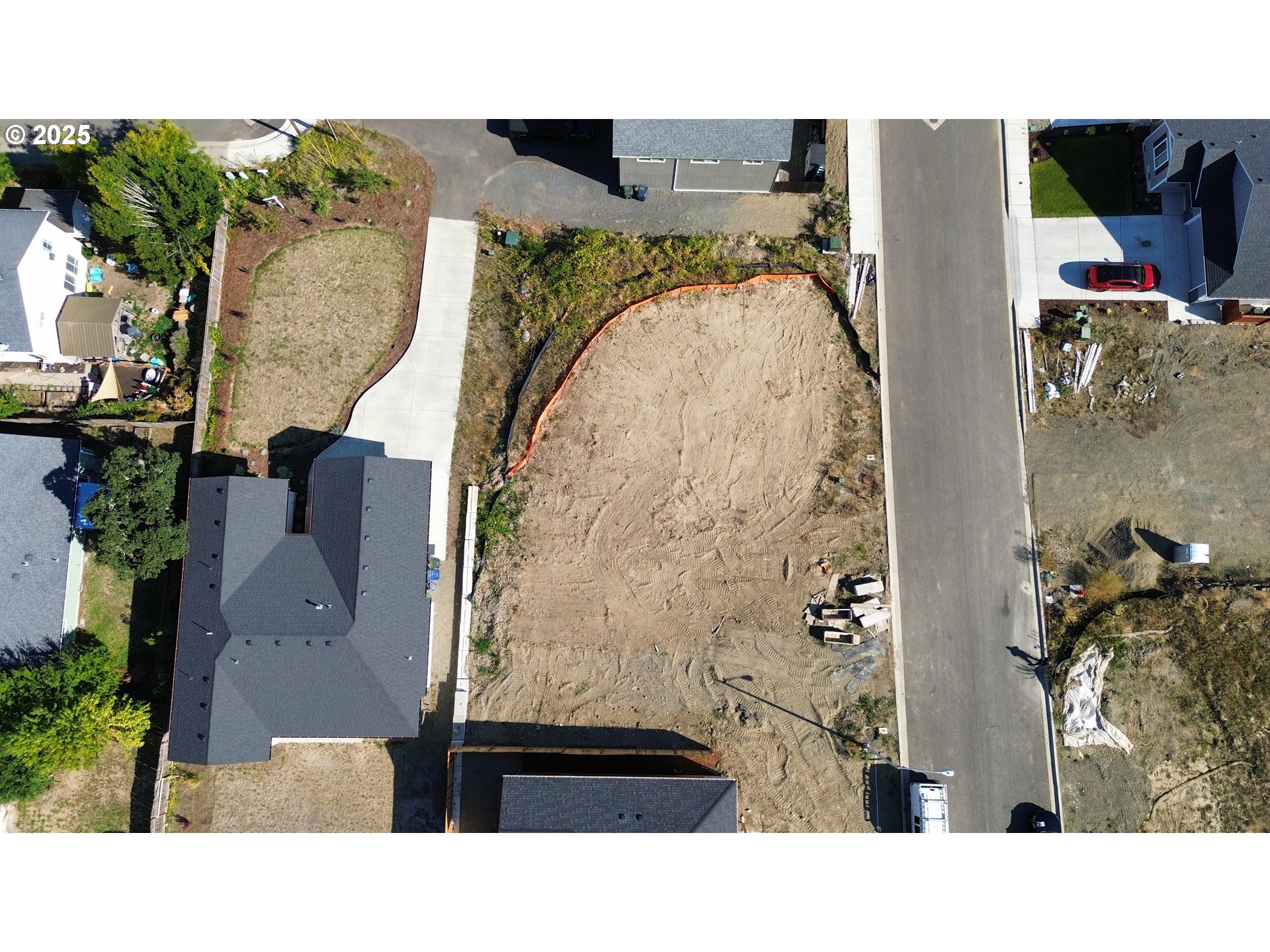 645 Boulder Loop Creswell, OR 97426 - Photo 3 of 6 a picture of a bathroom with a sink and mirror