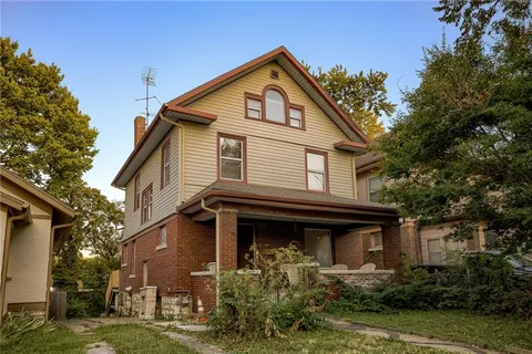 $305,000 | 2537 Charlotte Street, Kansas City, MO 64108