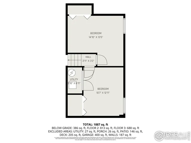 a picture of a bench in front of a wall