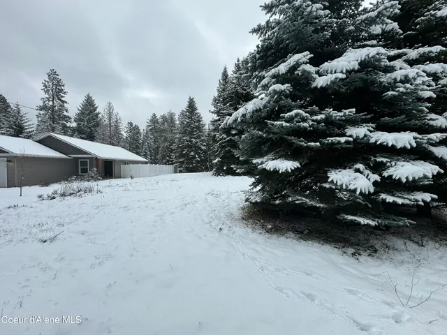 $65,000 | 32530 8th Avenue, Spirit Lake, ID 83869