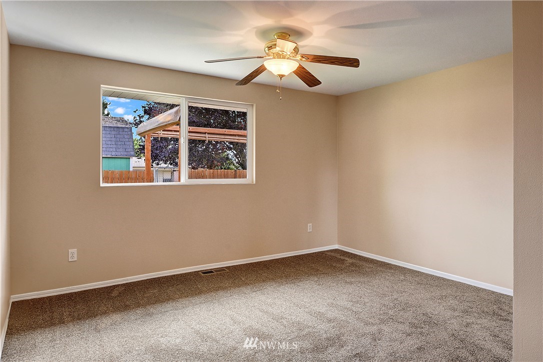 16616 123rd Avenue Southeast Renton, WA 98058 - Photo 16 of 25