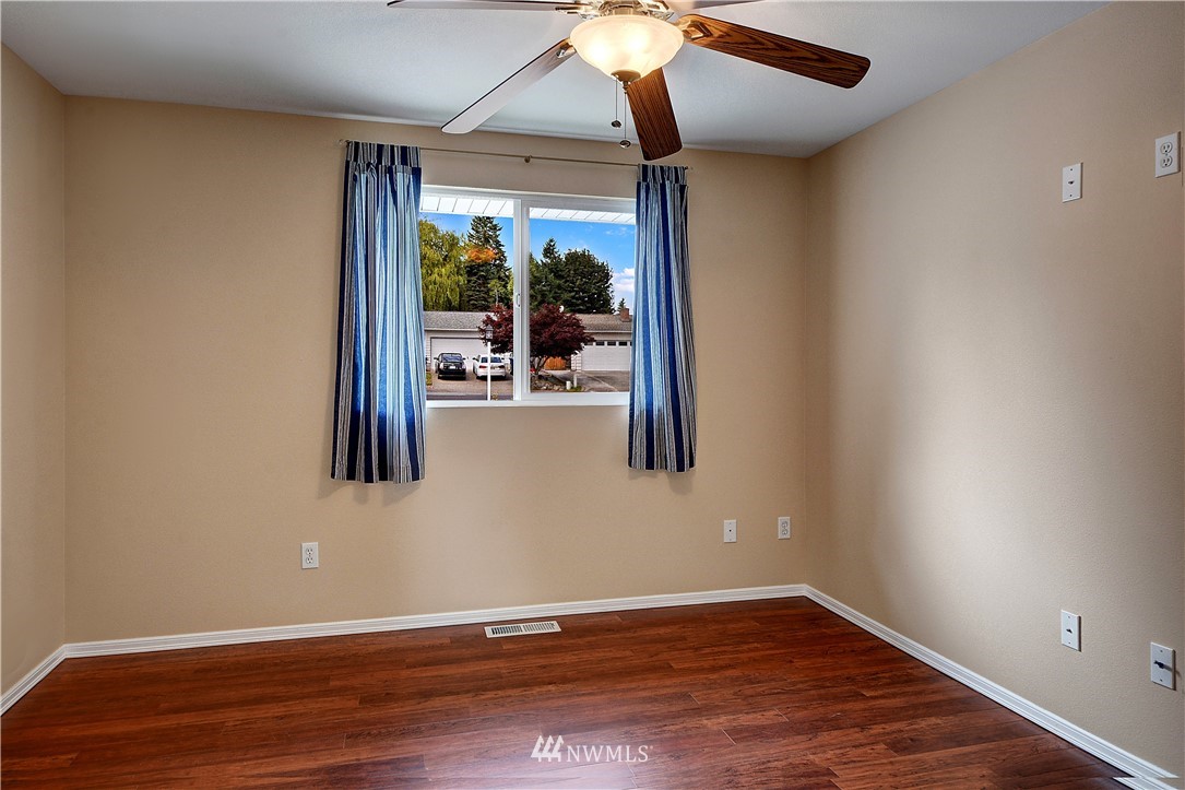 16616 123rd Avenue Southeast Renton, WA 98058 - Photo 17 of 25