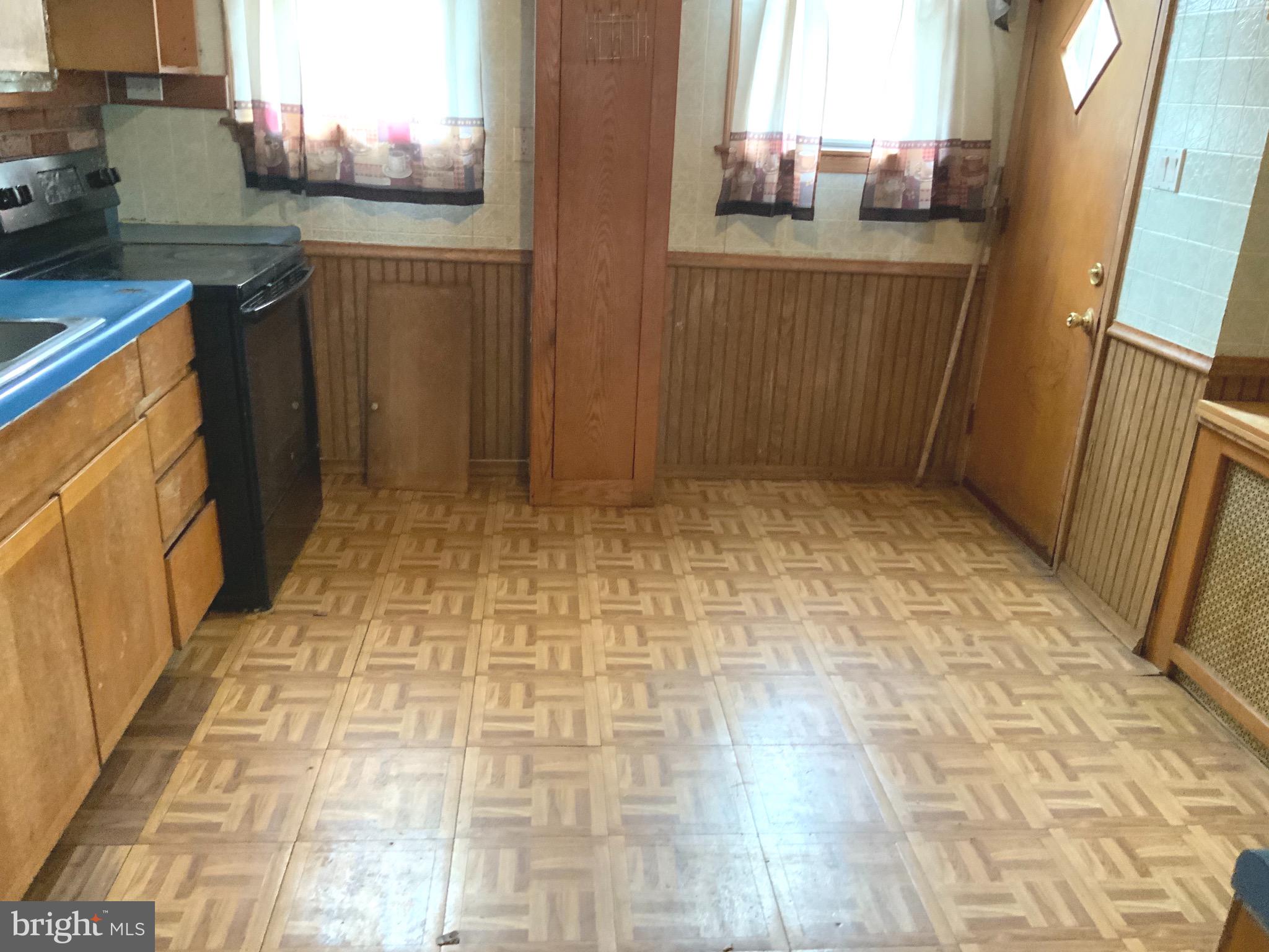 246 Huntley Road Upper Darby, PA 19082 - Photo 8 of 22