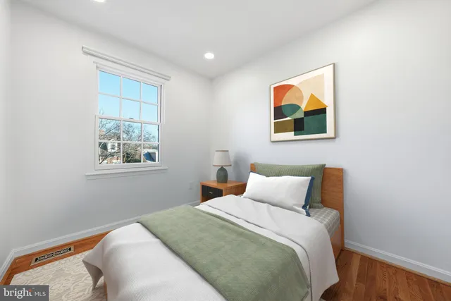 $5,900 | 621 South St Asaph Street, Alexandria, VA 22314