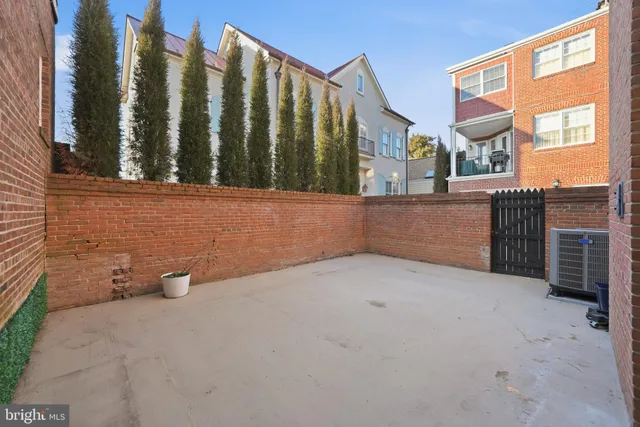 $5,900 | 621 South St Asaph Street, Alexandria, VA 22314