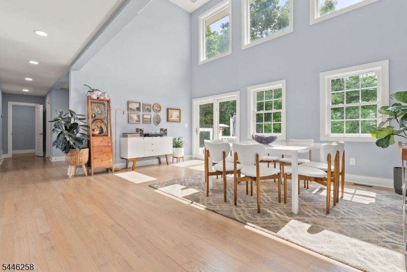 98 King George Road Warren, NJ 07059 - Photo 5 of 45 Gallery Image 5
