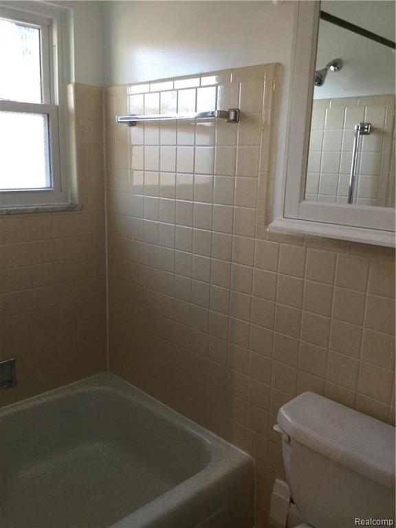 22999 West Seven Mile Road, Unit 18 Detroit, MI 48219 - Photo 3 of 12