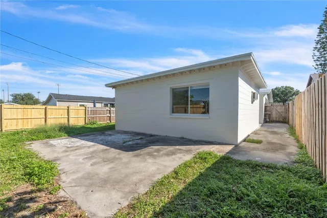 a view of backyard of house