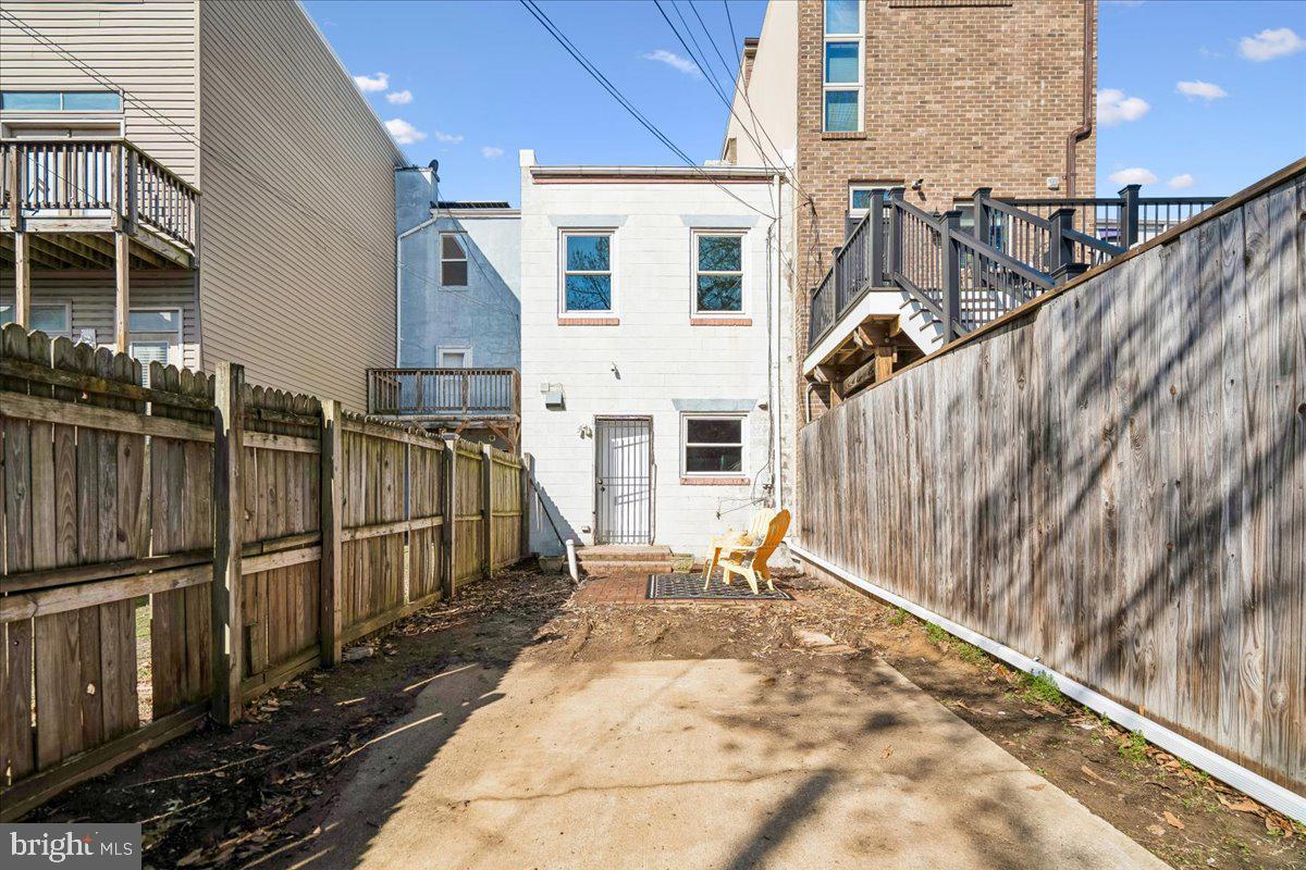 817 4th Street Northeast Washington, DC 20002 - Photo 36 of 40 a view of a back yard of the building