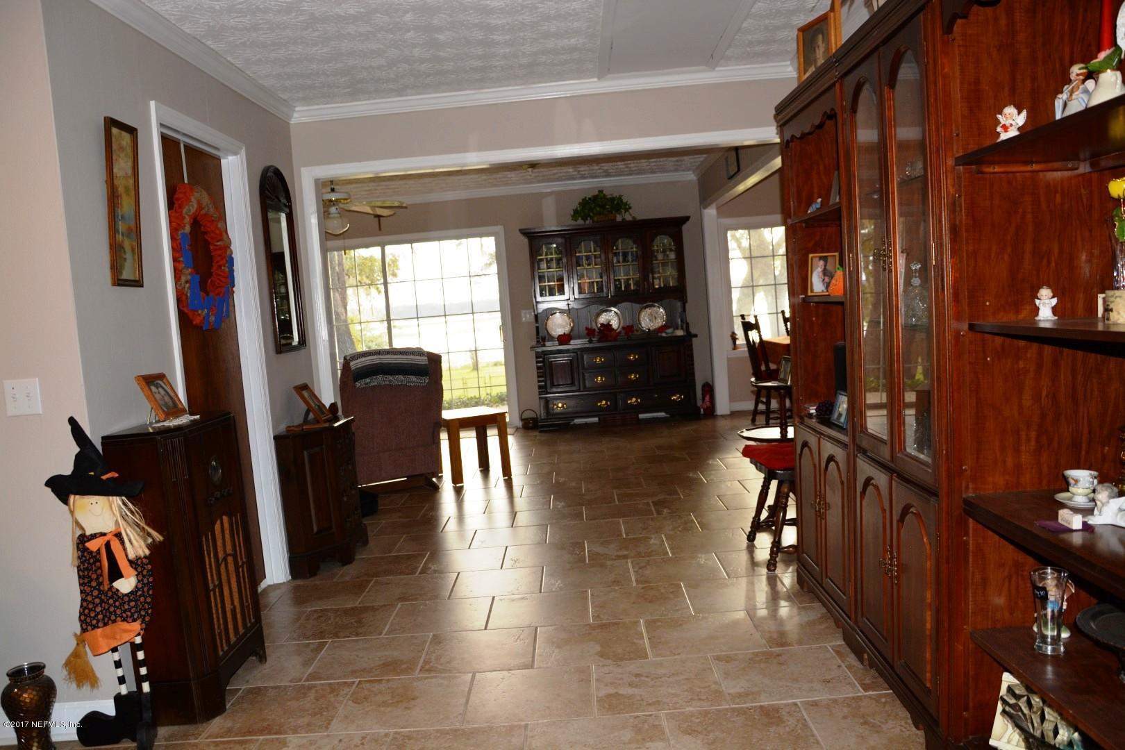 6954 Gatorbone Road Keystone Heights, FL 32656 - Photo 12 of 33 12) Entrance hallway